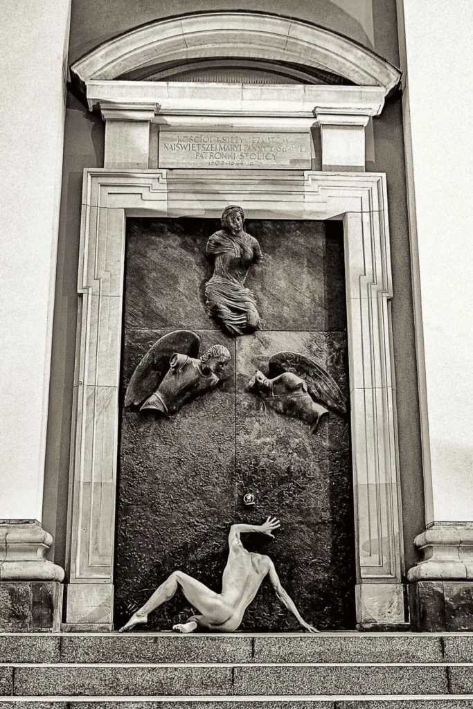 Mono Urbex Art Nudes